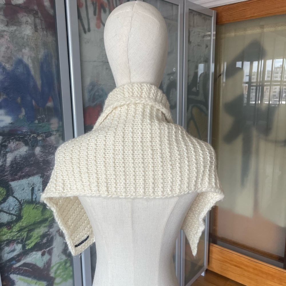 Sisley MADE IN ITALY 🇮🇹 WOOL SCARF 😻